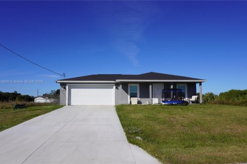 Купить виллу или дом в Лабель, Флорида 3 спальни, 130.71м2, № 1968453 - фото 1