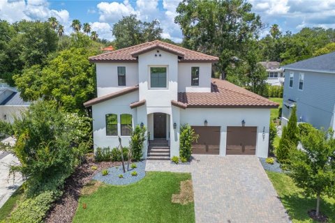House in Lakeland, Florida 4 bedrooms, 274.06 sq.m. № 2217585
