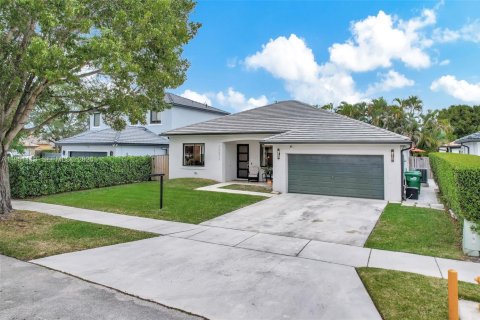 Купить виллу или дом в Майами, Флорида 3 спальни, 166.2м2, № 2006383 - фото 2