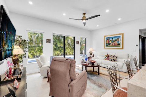 Купить виллу или дом в Майами, Флорида 3 спальни, 166.2м2, № 2006383 - фото 21