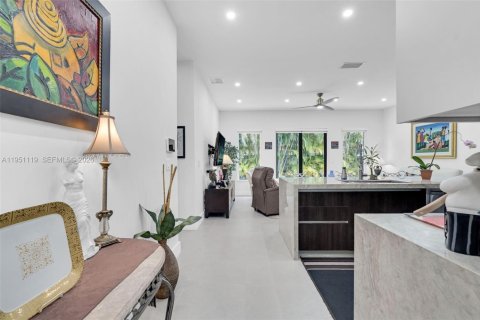Купить виллу или дом в Майами, Флорида 3 спальни, 166.2м2, № 2006383 - фото 16
