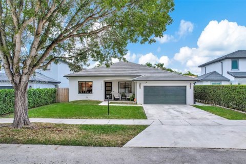 Купить виллу или дом в Майами, Флорида 3 спальни, 166.2м2, № 2006383 - фото 3