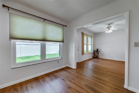 House in Pinellas Park, Florida 2 bedrooms, 105.17 sq.m. № 2208031 - photo 11