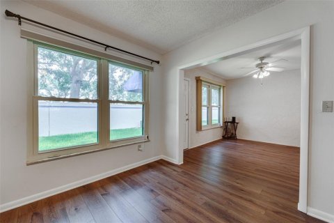 House in Pinellas Park, Florida 2 bedrooms, 105.17 sq.m. № 2208031 - photo 10