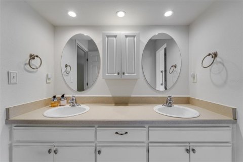 House in Pinellas Park, Florida 2 bedrooms, 105.17 sq.m. № 2208031 - photo 29