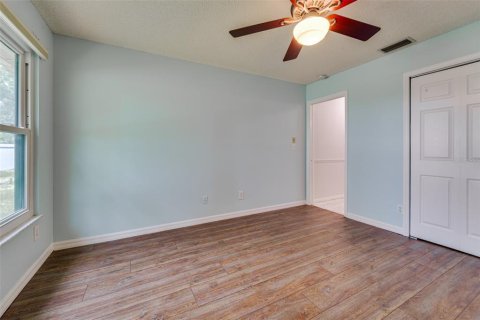 House in Pinellas Park, Florida 2 bedrooms, 105.17 sq.m. № 2208031 - photo 23