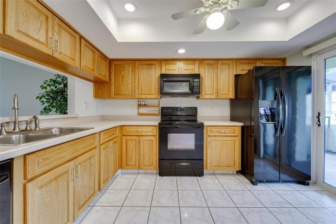 House in Pinellas Park, Florida 2 bedrooms, 105.17 sq.m. № 2208031 - photo 15