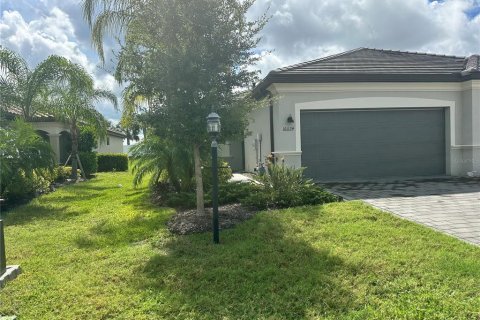 Villa ou maison à louer à Bradenton, Floride: 3 chambres, 131.36 m2 № 2388826 - photo 9