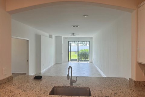 Villa ou maison à louer à Bradenton, Floride: 3 chambres, 131.36 m2 № 2388826 - photo 5