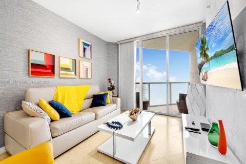 Condominio en venta en Sunny Isles Beach, Florida, 3 dormitorios, 152.08 m2 № 1768433 - foto 12