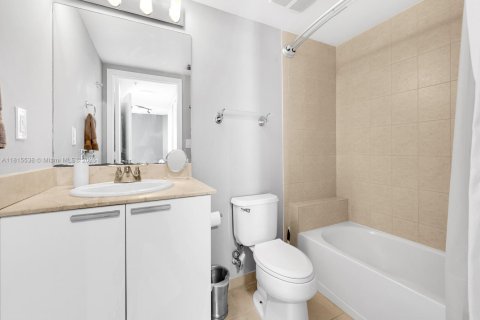 Condominio en venta en Sunny Isles Beach, Florida, 3 dormitorios, 152.08 m2 № 1768433 - foto 22