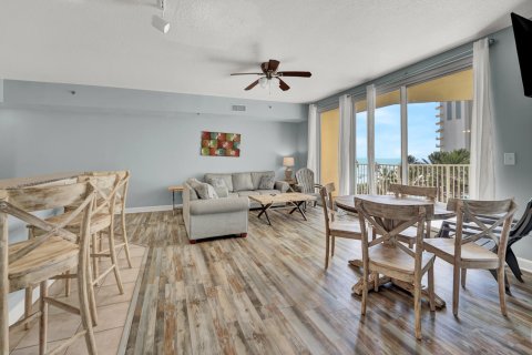 Condo in Panama City Beach, Florida, 2 bedrooms  № 560780 - photo 1