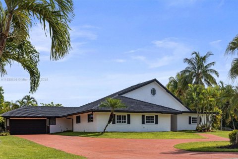 Casa en venta en Davie, Florida, 4 dormitorios, 248.42 m2 № 1820194 - foto 2