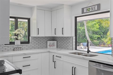 Casa en venta en Davie, Florida, 4 dormitorios, 248.42 m2 № 1820194 - foto 27