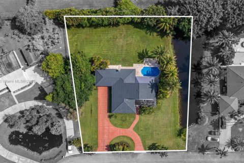 Casa en venta en Davie, Florida, 4 dormitorios, 248.42 m2 № 1820194 - foto 7