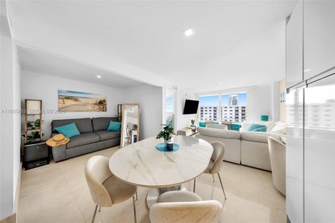Condominio en venta en Miami Beach, Florida, 1 dormitorio, 59.92 m2 № 2037704 - foto 5