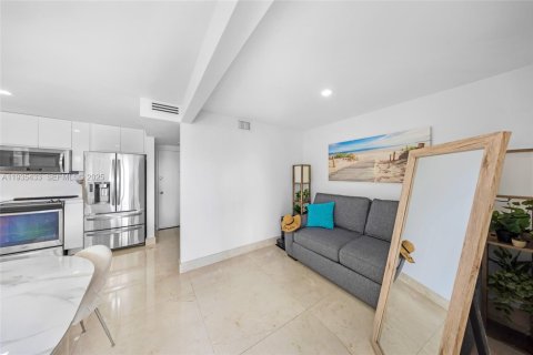 Condominio en venta en Miami Beach, Florida, 1 dormitorio, 59.92 m2 № 2037704 - foto 17