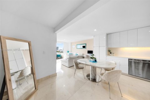 Condominio en venta en Miami Beach, Florida, 1 dormitorio, 59.92 m2 № 2037704 - foto 6