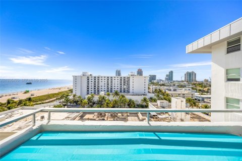 Condominio en venta en Miami Beach, Florida, 1 dormitorio, 59.92 m2 № 2037704 - foto 2
