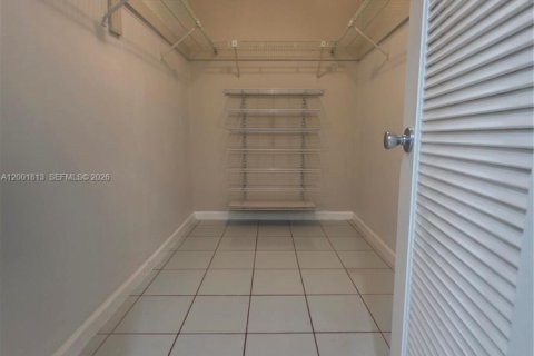 Condo in Miami, Florida, 3 bedrooms  № 2065896 - photo 13
