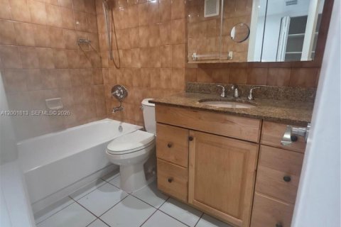 Condo in Miami, Florida, 3 bedrooms  № 2065896 - photo 26