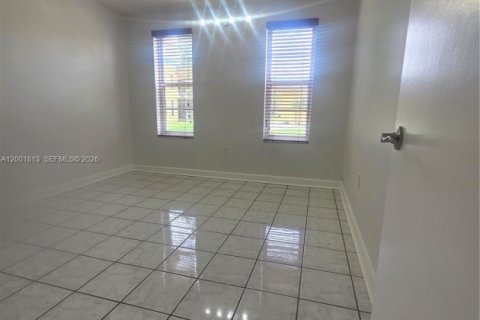 Condo in Miami, Florida, 3 bedrooms  № 2065896 - photo 24