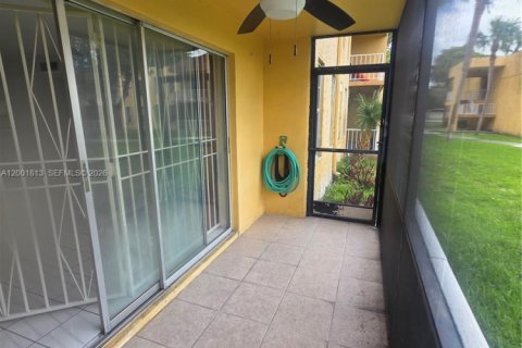 Condo in Miami, Florida, 3 bedrooms  № 2065896 - photo 12