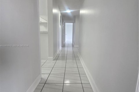 Condo in Miami, Florida, 3 bedrooms  № 2065896 - photo 8