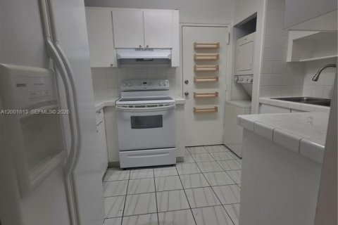 Condo in Miami, Florida, 3 bedrooms  № 2065896 - photo 14