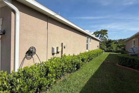 Villa ou maison à vendre à Wesley Chapel, Floride: 4 chambres, 173.17 m2 № 1827951 - photo 2