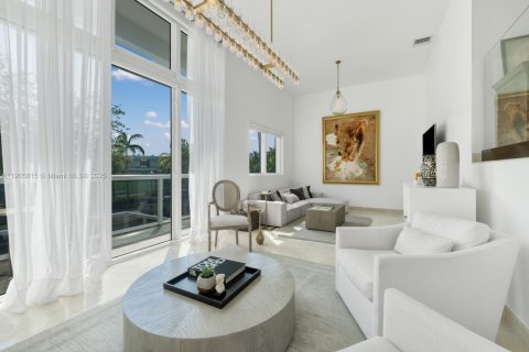 Снять в аренду таунхаус в Майами-Бич, Флорида 2 спальни, 173.17м2, № 1963592 - фото 4