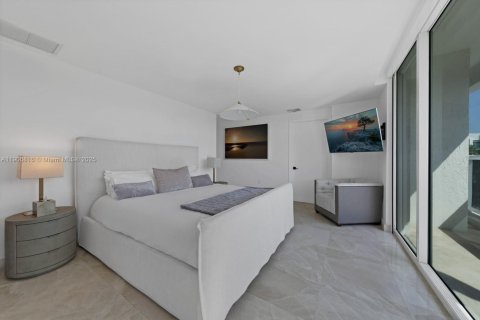 Снять в аренду таунхаус в Майами-Бич, Флорида 2 спальни, 173.17м2, № 1963592 - фото 19