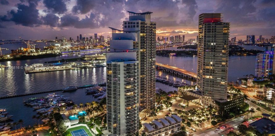 Таунхаус в Майами-Бич, Флорида 2 спальни, 173.17м2 № 1963592