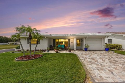 Villa ou maison à Pinellas Park, Floride 2 chambres, 148.64 m2 № 2149838