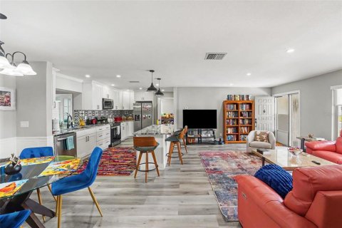 Villa ou maison à vendre à Pinellas Park, Floride: 2 chambres, 148.64 m2 № 2149838 - photo 13