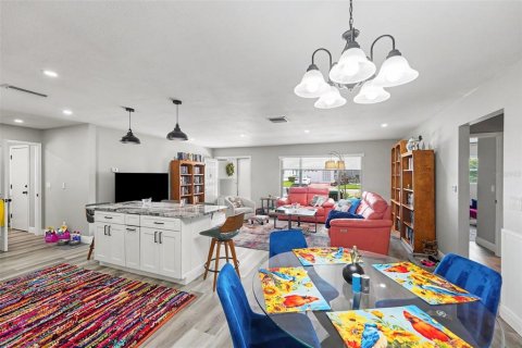 Villa ou maison à vendre à Pinellas Park, Floride: 2 chambres, 148.64 m2 № 2149838 - photo 11