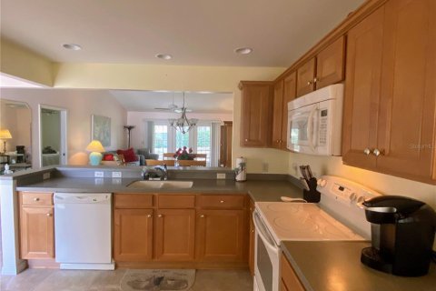 House in The Villages, Florida 3 bedrooms, 140.47 sq.m. № 2205472 - photo 6