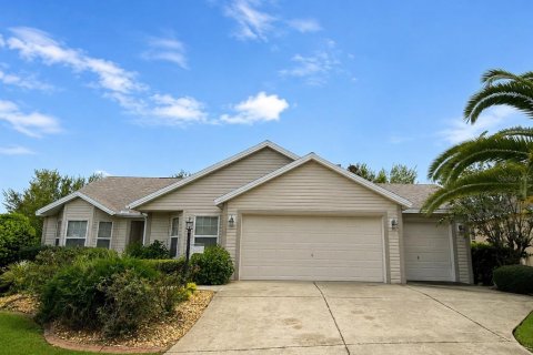 House in The Villages, Florida 3 bedrooms, 140.47 sq.m. № 2205472 - photo 2
