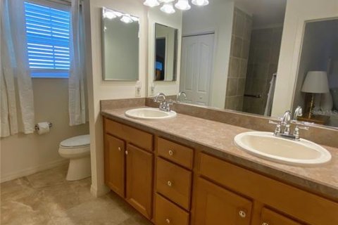 House in The Villages, Florida 3 bedrooms, 140.47 sq.m. № 2205472 - photo 19
