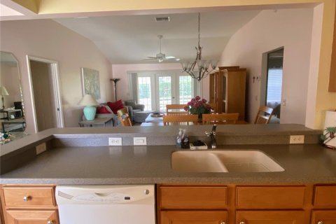 House in The Villages, Florida 3 bedrooms, 140.47 sq.m. № 2205472 - photo 9