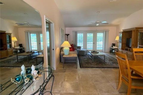 House in The Villages, Florida 3 bedrooms, 140.47 sq.m. № 2205472 - photo 14