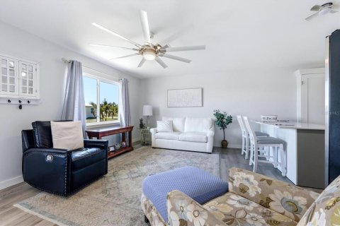 Villa ou maison à vendre à North Port, Floride: 2 chambres, 84.63 m2 № 2094159 - photo 8