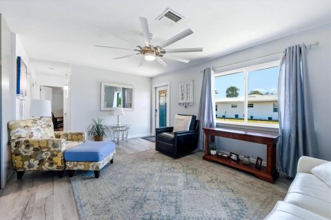 Villa ou maison à vendre à North Port, Floride: 2 chambres, 84.63 m2 № 2094159 - photo 10