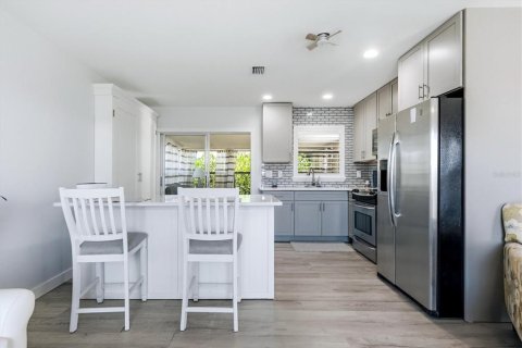 Villa ou maison à vendre à North Port, Floride: 2 chambres, 84.63 m2 № 2094159 - photo 12