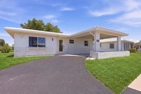Villa ou maison à North Port, Floride 2 chambres, 84.63 m2 № 2094159