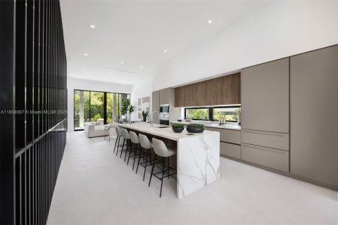 Townhouse in Miami, Florida 3 bedrooms, 263.94 sq.m. № 1887319 - photo 5