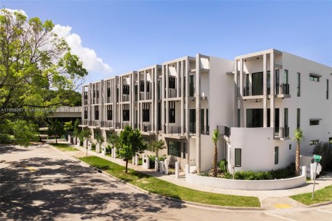 Townhouse in Miami, Florida 3 bedrooms, 263.94 sq.m. № 1887319 - photo 22
