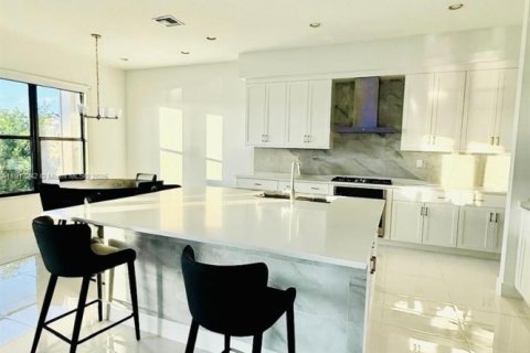 Casa en venta en Boca Raton, Florida, 5 dormitorios, 427.81 m2 № 2013886 - foto 9