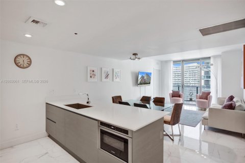 Condo in Miami, Florida, 2 bedrooms  № 2066694 - photo 30