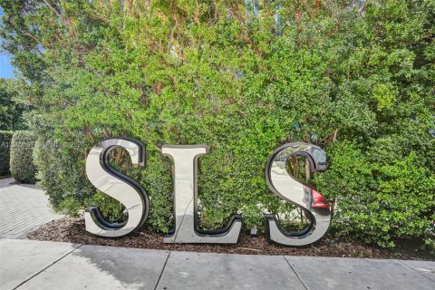 Condo in Miami, Florida, 2 bedrooms  № 2066694 - photo 3